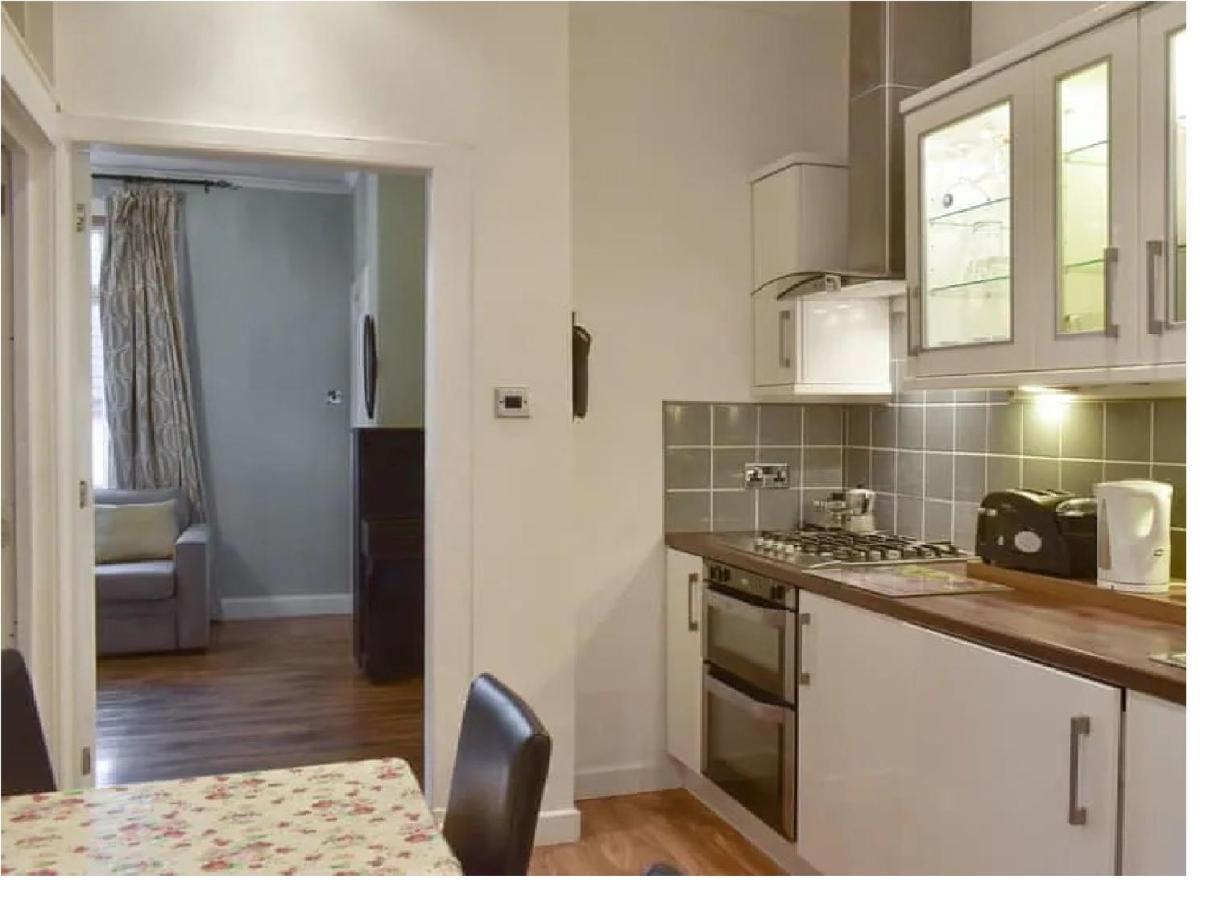 1 Bed In The Outskirts Of Edinburgh, Free Wifi & Street Parking, Self-Catering Lejlighed Broxburn Eksteriør billede